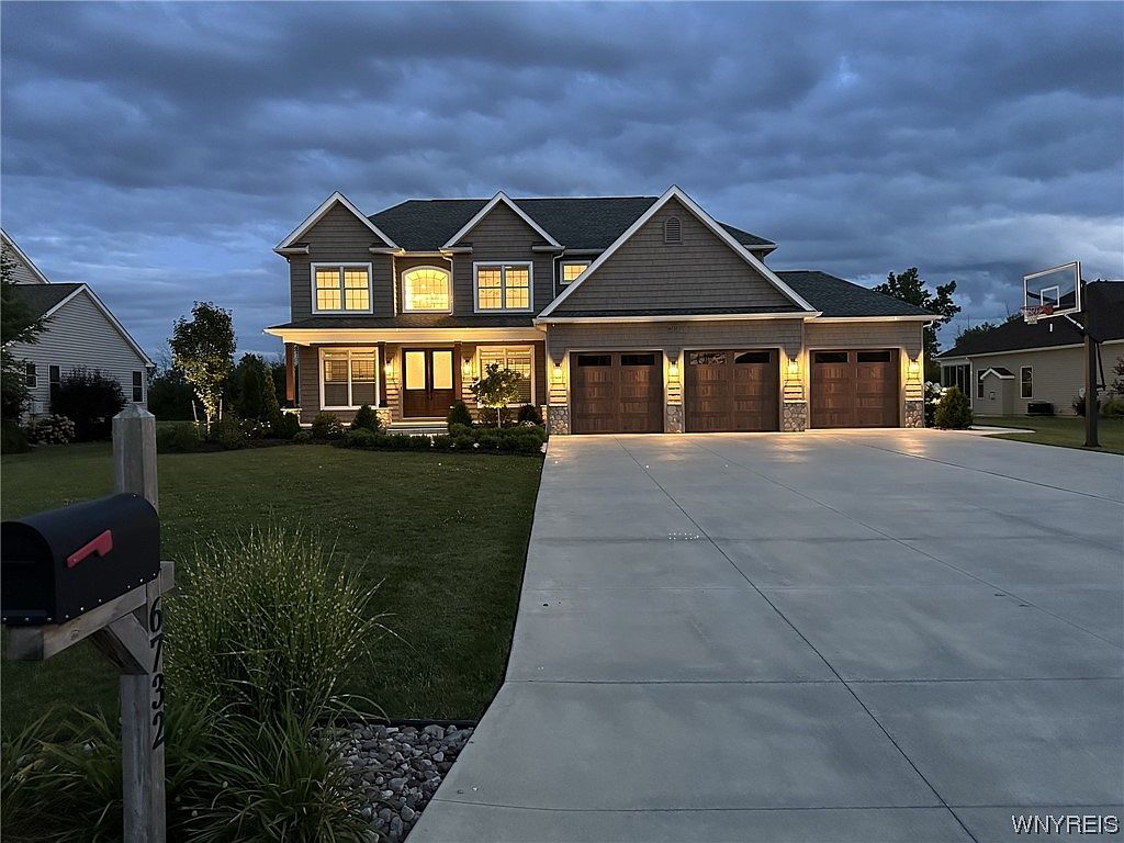 d32593cb289035d902f80a1b8995ac