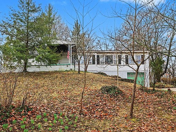 2nd image of 505 Stevenson Rd