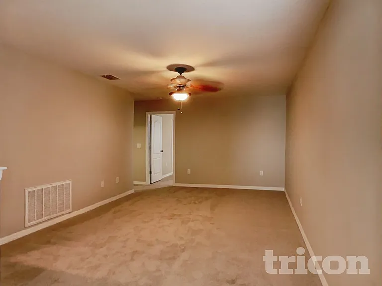 13702 Lakemont Dr — Photo 15
