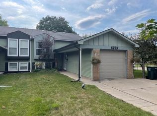 6753 Foxthorn Rd, Canton, MI 48187