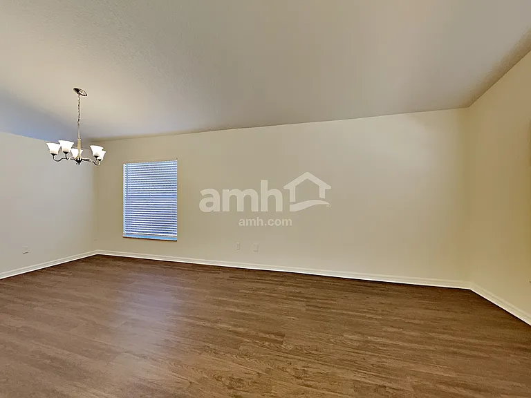 992 Stanvoy St — Photo 12