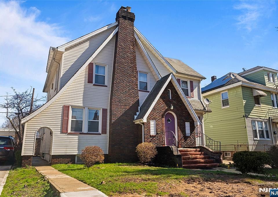 1st image of 315-317 Meeker Ave