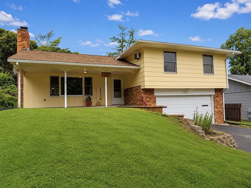 1st image of 817 Clarks Ln