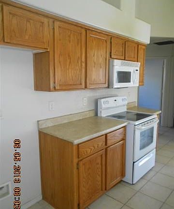 2nd image of 1369 E San Pedro St
