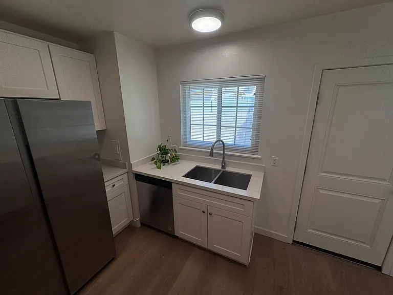 7222 Allott Ave — Photo 8