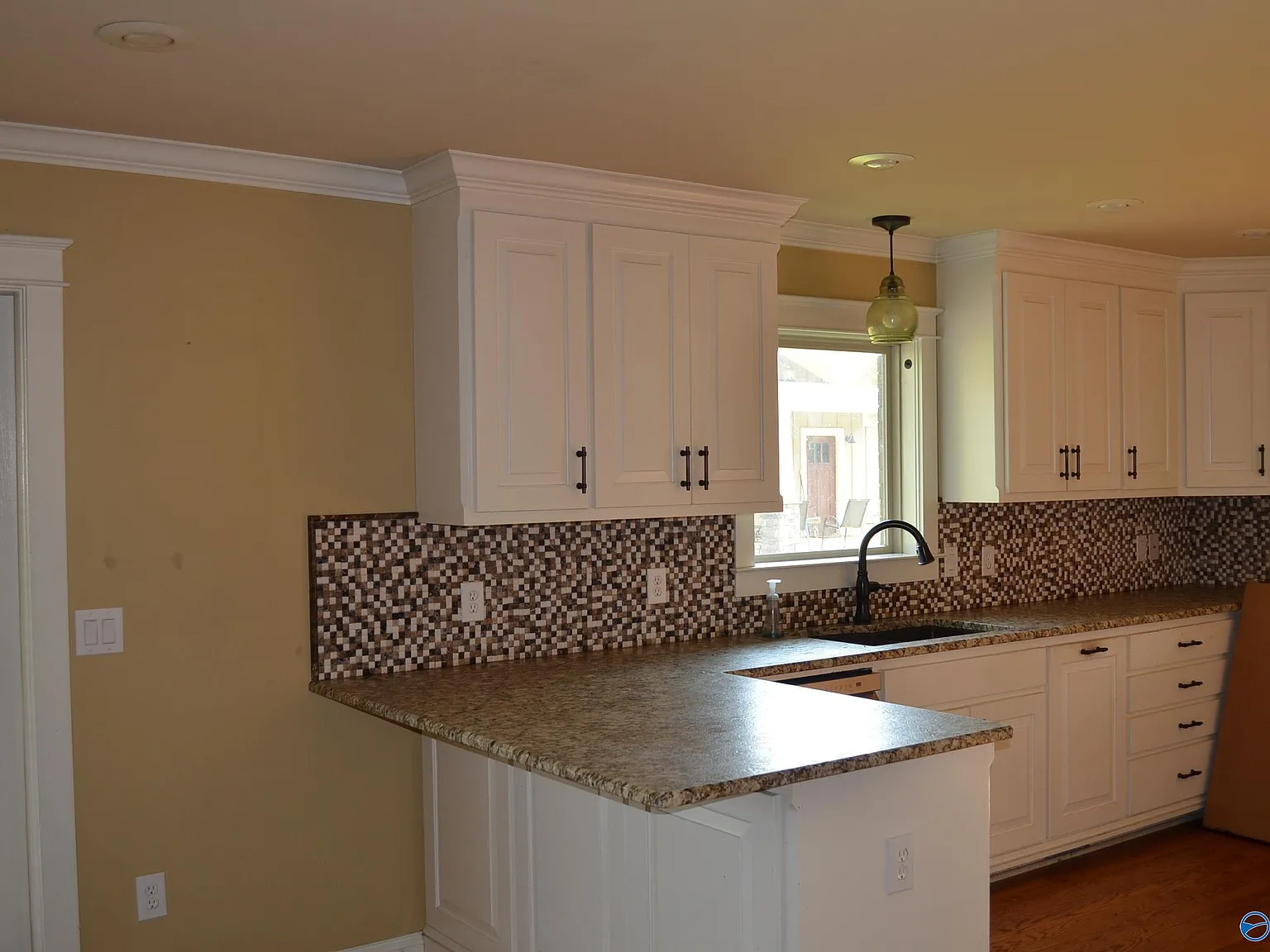 3 bed, 2.0 bath, 1650 sqft, $1,600 — Photo 3