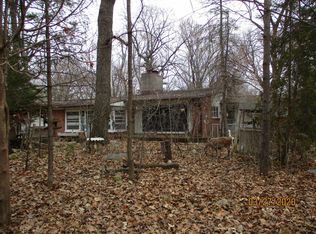 1505 N 121st St, Wauwatosa, WI 53226