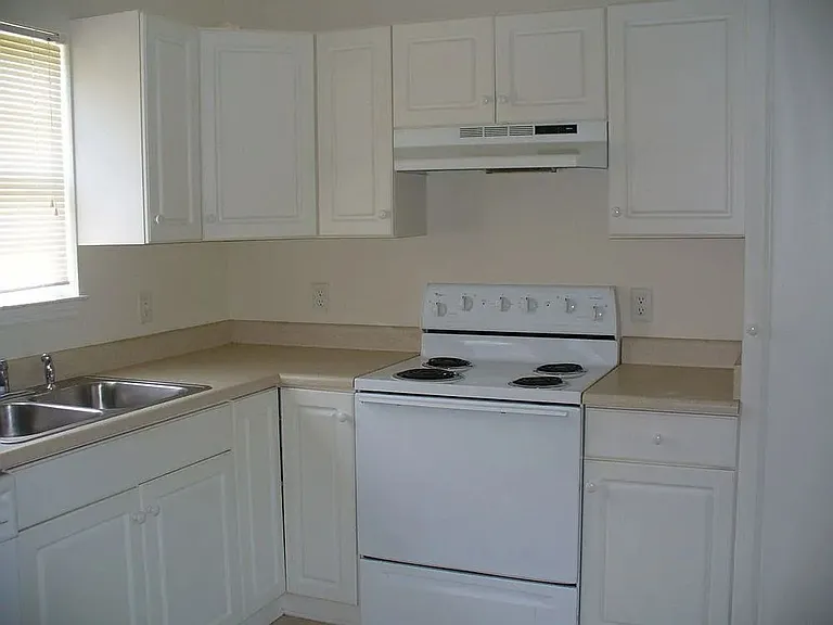 4013 Masonboro Loop Rd — Photo 5