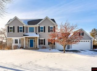 131 Red Oak Ln, Mankato, MN 56001