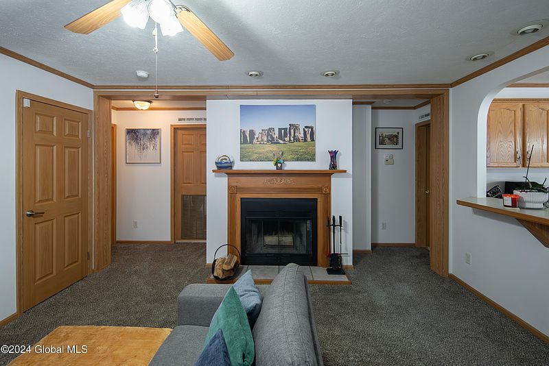 4th image of 1073 Vly Summit Road