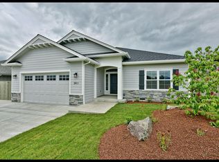3911 Windgate St, Medford, OR 97504