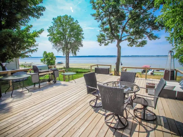 W939 W North Shore Dr, Montello, WI 53949