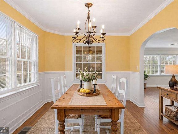 3rd image of 1649 Beecher St SW