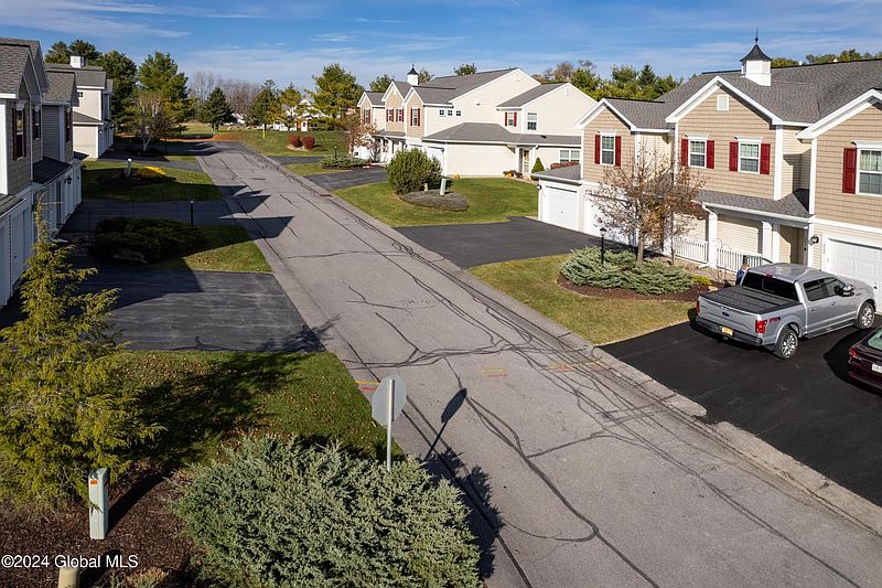 4th image of 126 Laurel Drive