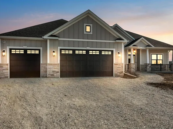8966 Creekside CIRCLE, Pleasant Prairie, WI 53158