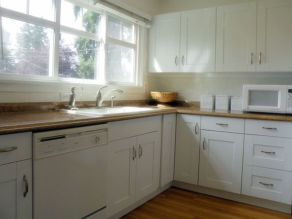 Kitchen Newly Updated