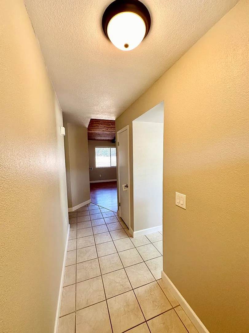 New to the Rental Market 3 Bedroom 2 Bathroom Single Family Home Available 11/05/2026 — Photo 2