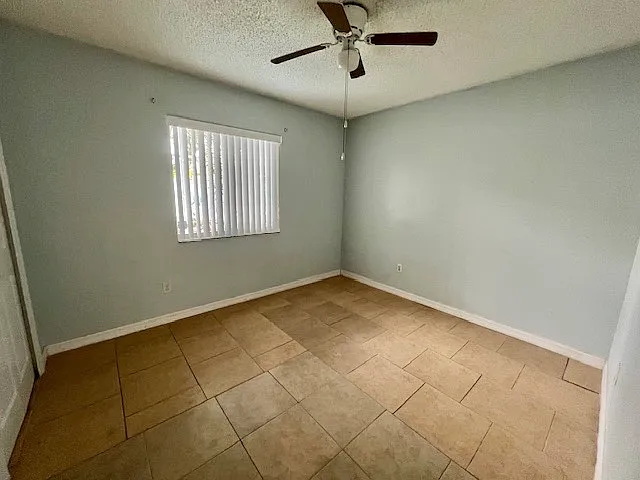 208 Coral Reef Cir — Photo 12