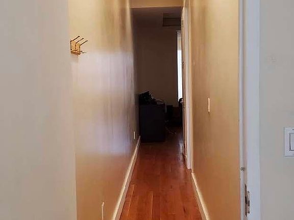 4th image of 295 Throop Ave #4