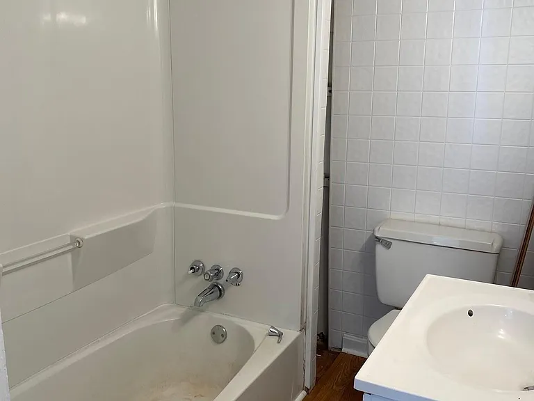 310 Steele St — Photo 9