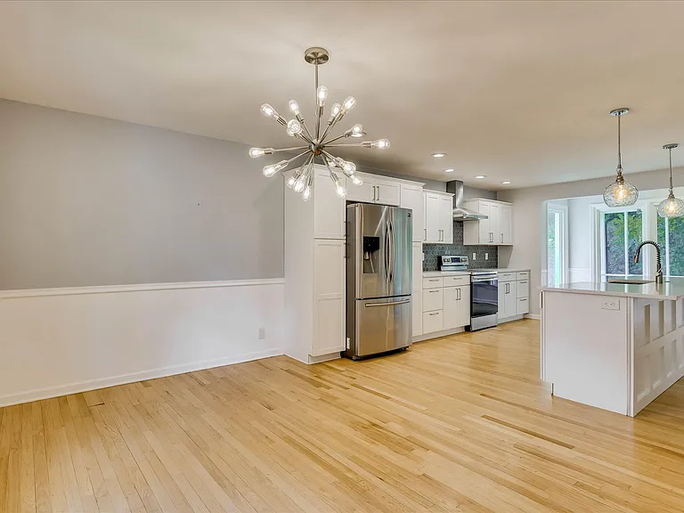 2111 Huron Dr — Photo 20