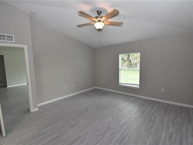 1544 Waldorf Dr — Photo 15