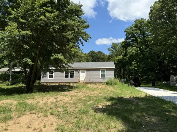 4450 Frost Ave NE, Grand Rapids, MI 49525