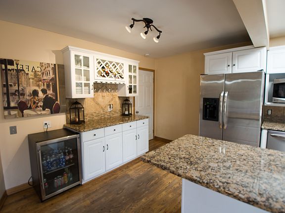 5th image of 5355 S La Salle Dr