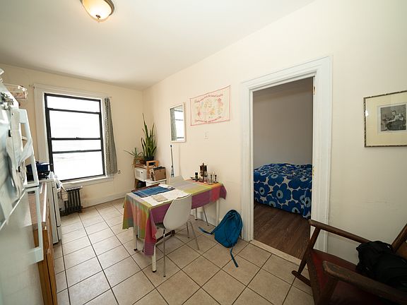 3rd image of 3141 34th St APT 3B