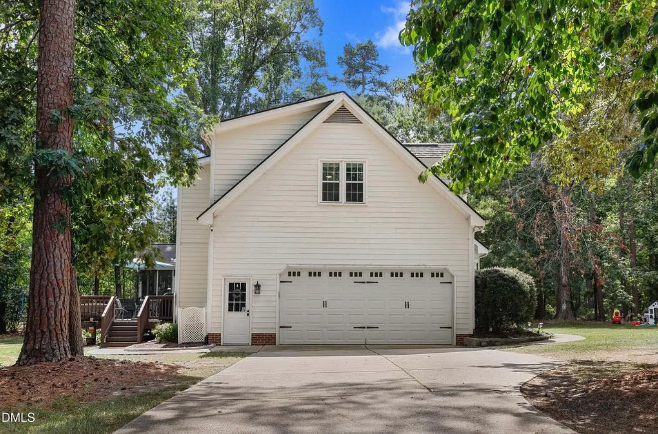 4 bed, 2894 sqft, $3,300 — Photo 3