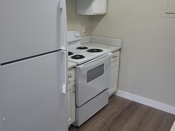 3rd image of 1806 E Fourth Plain Blvd APT 20