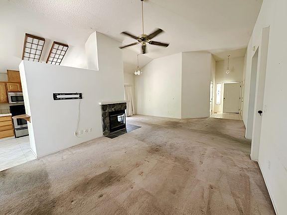 4th image of 219 Tamarack Pl