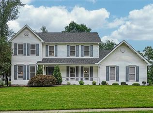 356 Cobblestone Cir, Mc Kees Rocks, PA 15136