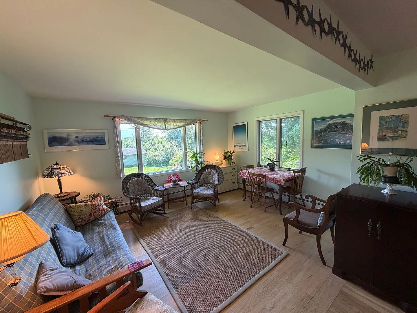 Fully Furnished 3BR Home with Land Minutes to Burlington — Photo 2