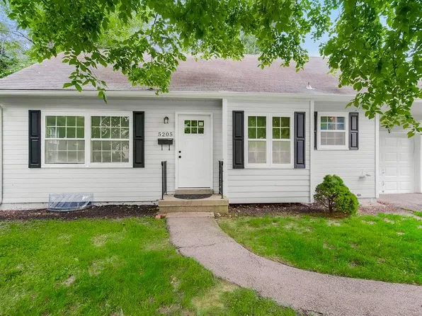 5205 W 50th Ter, Roeland Park, KS 66205