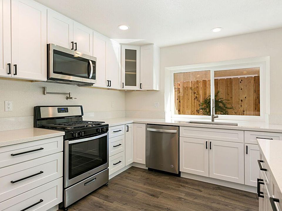 1st image of 9139 Oviedo St