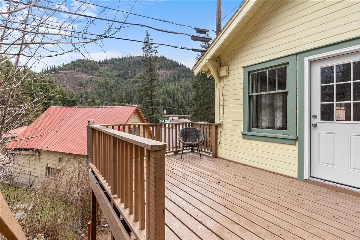 1144 Canyon Ave — Photo 3