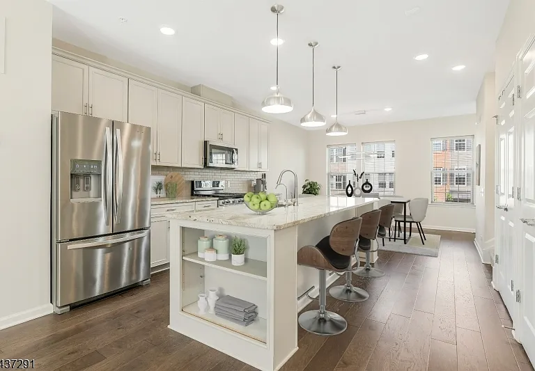 17 Gala Ct — Photo 1