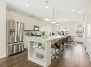 17 Gala Ct, Livingston Twp., NJ 07039