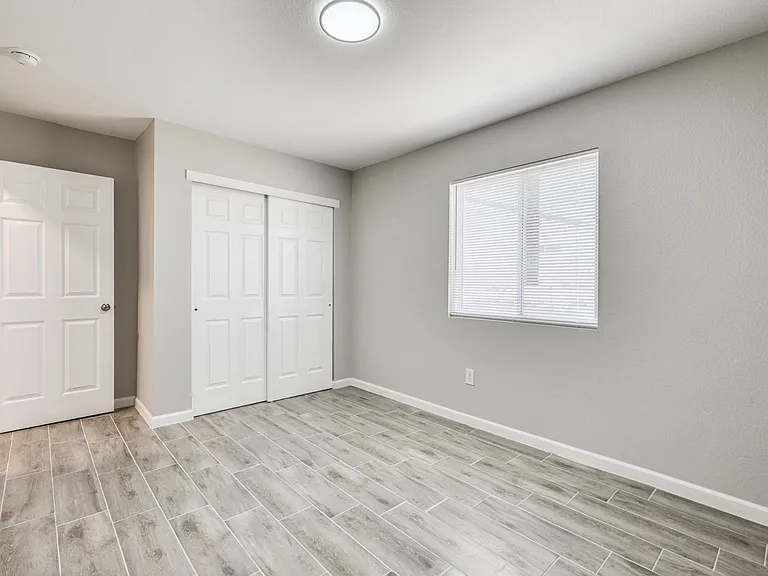 10028 Cross St — Photo 17