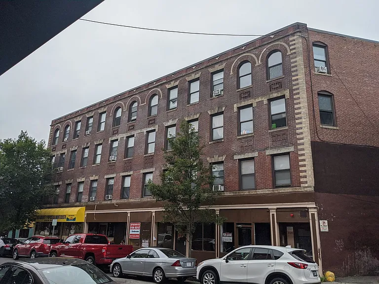 116-124A Central Ave — Photo 15