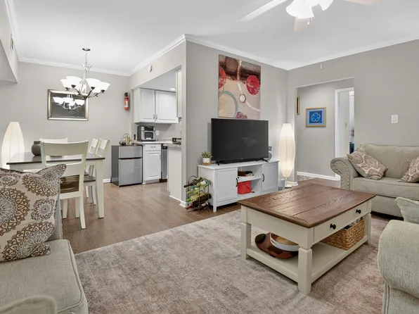 11645 Stoneview Sq APT 21C, Reston, VA 20191