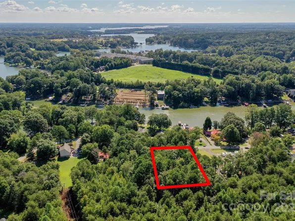 6960 Navajo Trl, Sherrills Ford, NC 28673