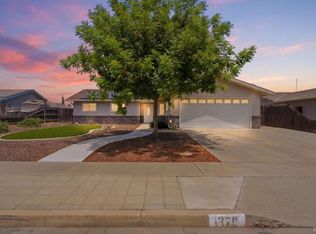 1378 Harvard Pl, Hanford, CA 93230