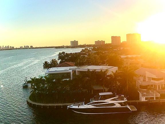 4th image of 11930 N Bayshore Dr APT 806