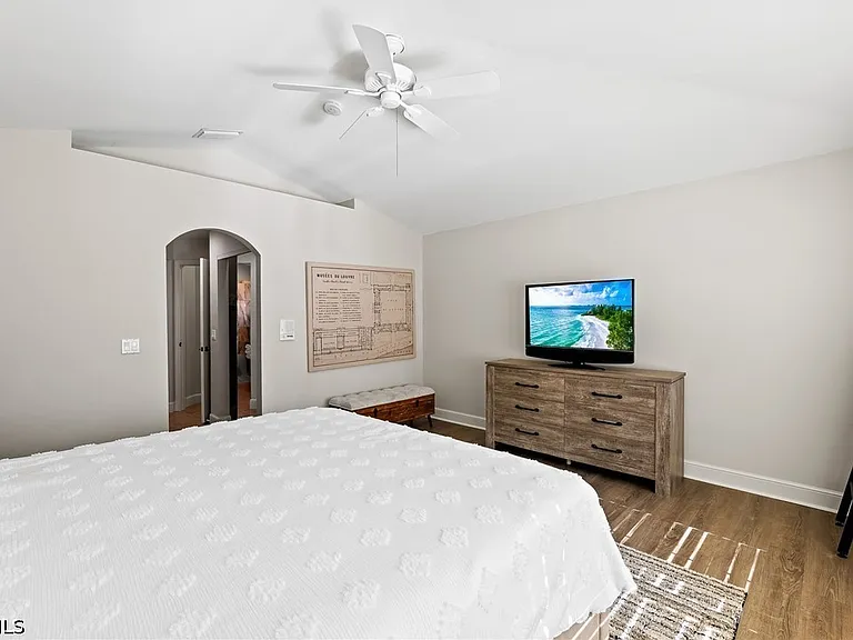 1250 Silverstrand Dr — Photo 23