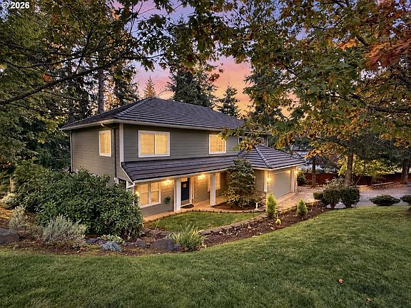 3rd image of 3293 Southview Dr