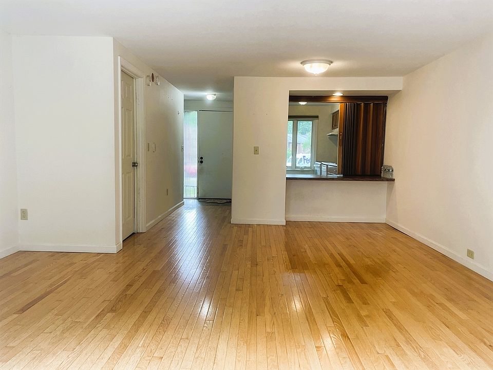 Echo Hill Townhouse 25 Bedford Ct Amherst MA Zillow