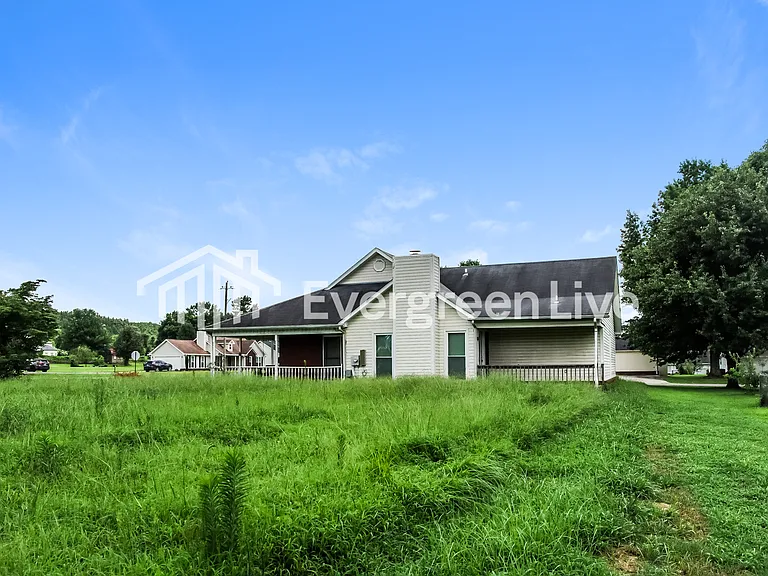 229 Cedar Creek Cir — Photo 15