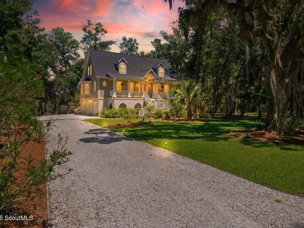 1352 Saint Josephs Dr SE, Darien, GA 31305